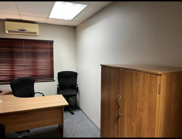 13.70M² BUSINESS CENTRE TO LET IN GILLITTS